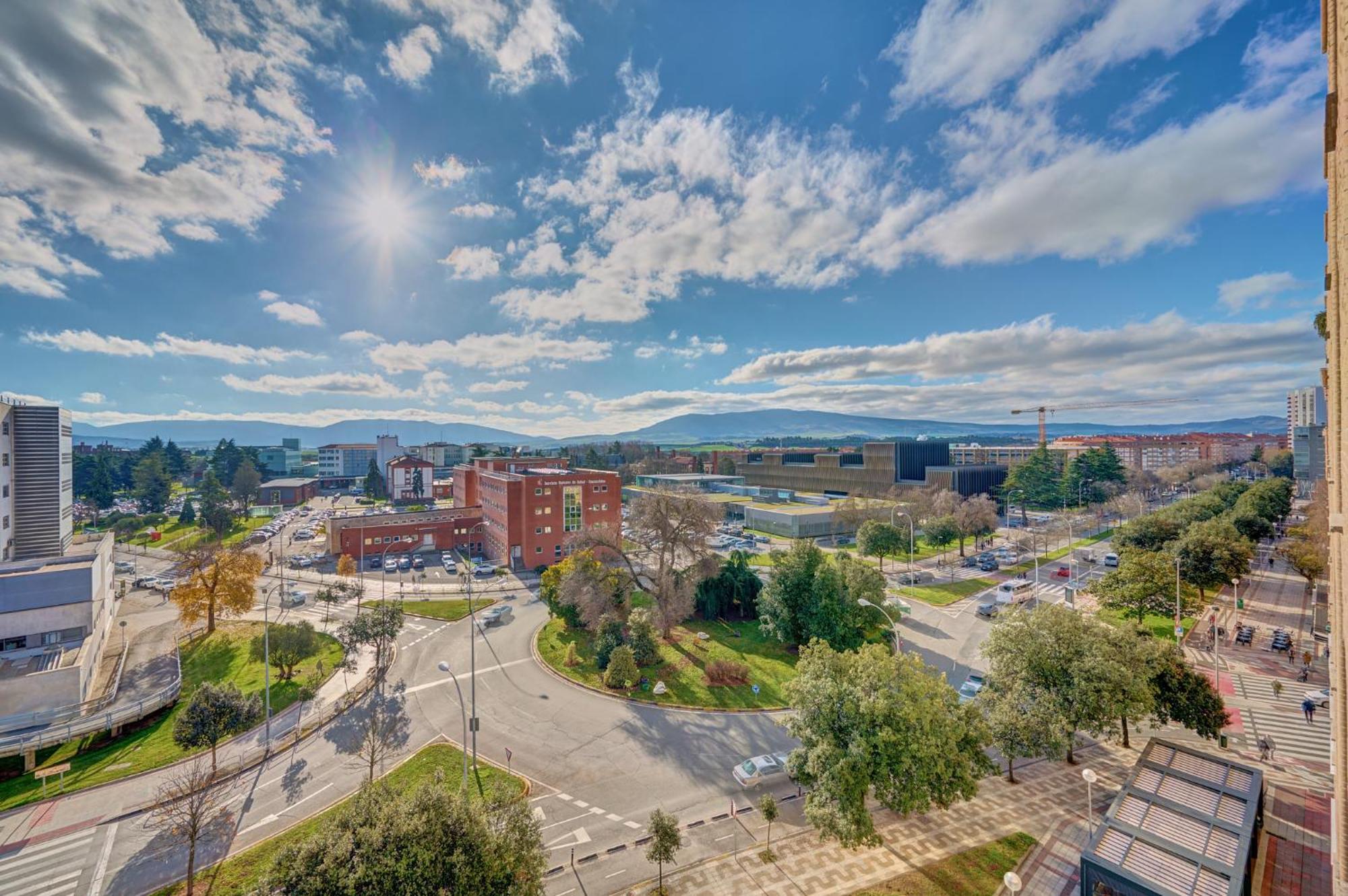 Mendebaldea Hospitales Premium Apartamento Pamplona